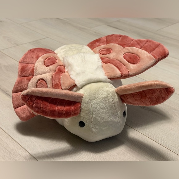 Bellzi Mothi the moth - Picture 5 of 11